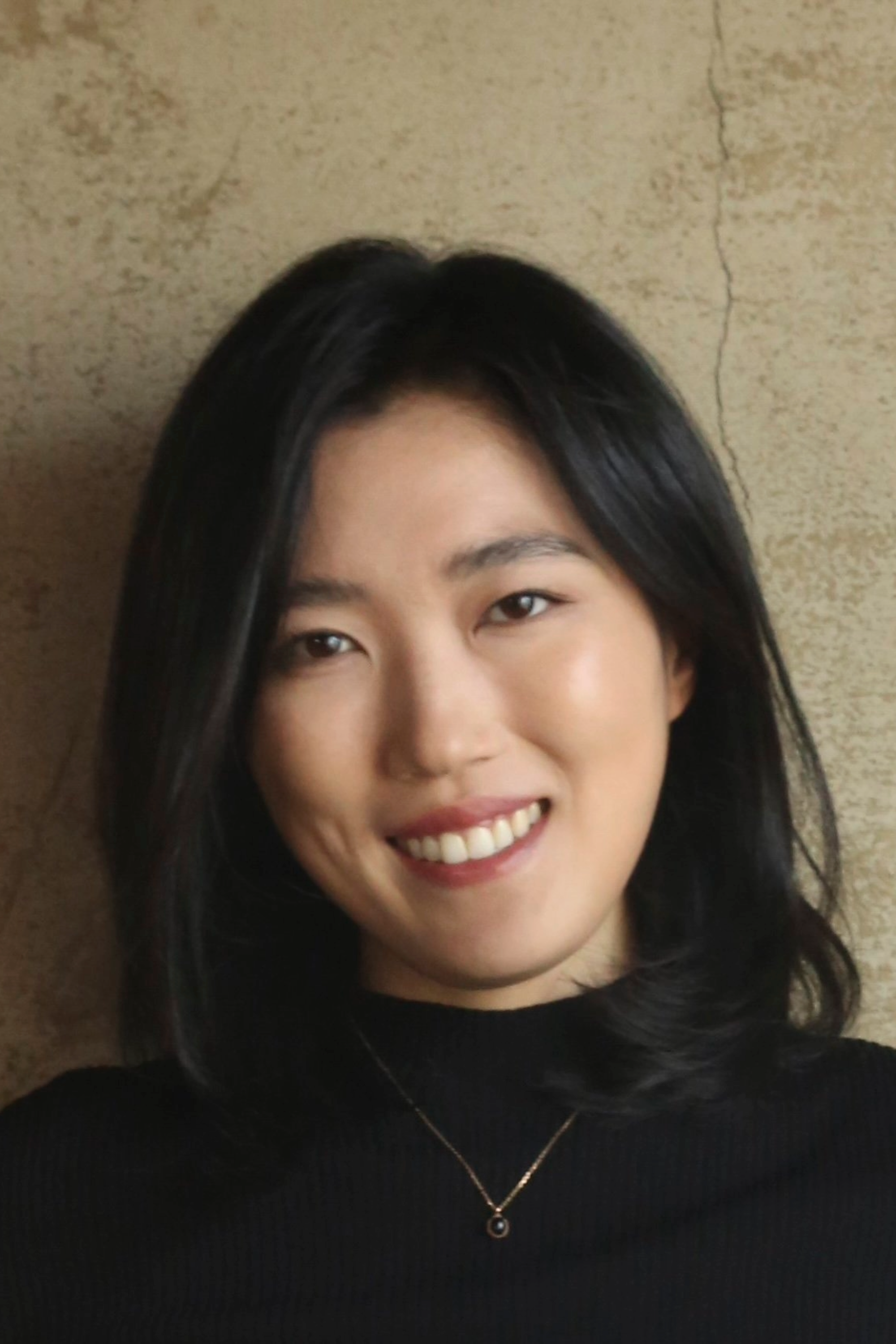 Yunha Hwang