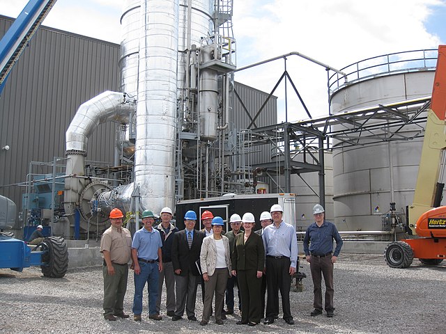 U.S. Senator Debbie Stabenow of Michigan visits the Alpena Biorefinery. (Office of Senator Stabenow)